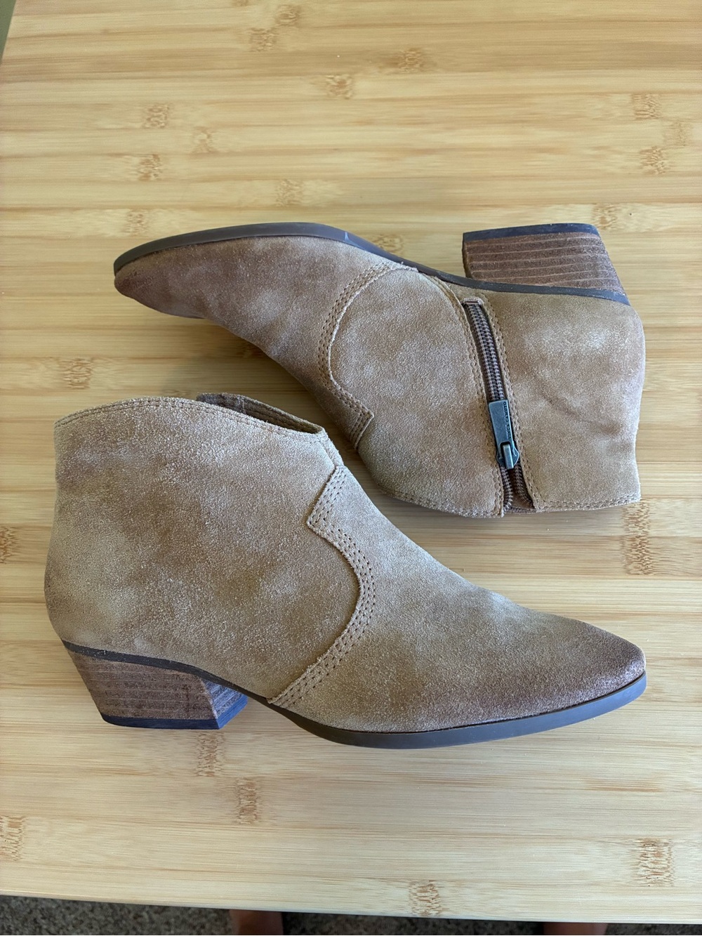 Vince Camuto Suede Ankle Booties with Side Zip Womens 8M